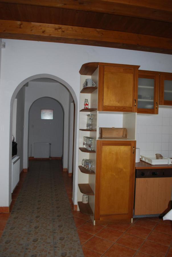 Casa Napsugár Panzió Acomodação com café da manhã Apostag Exterior foto