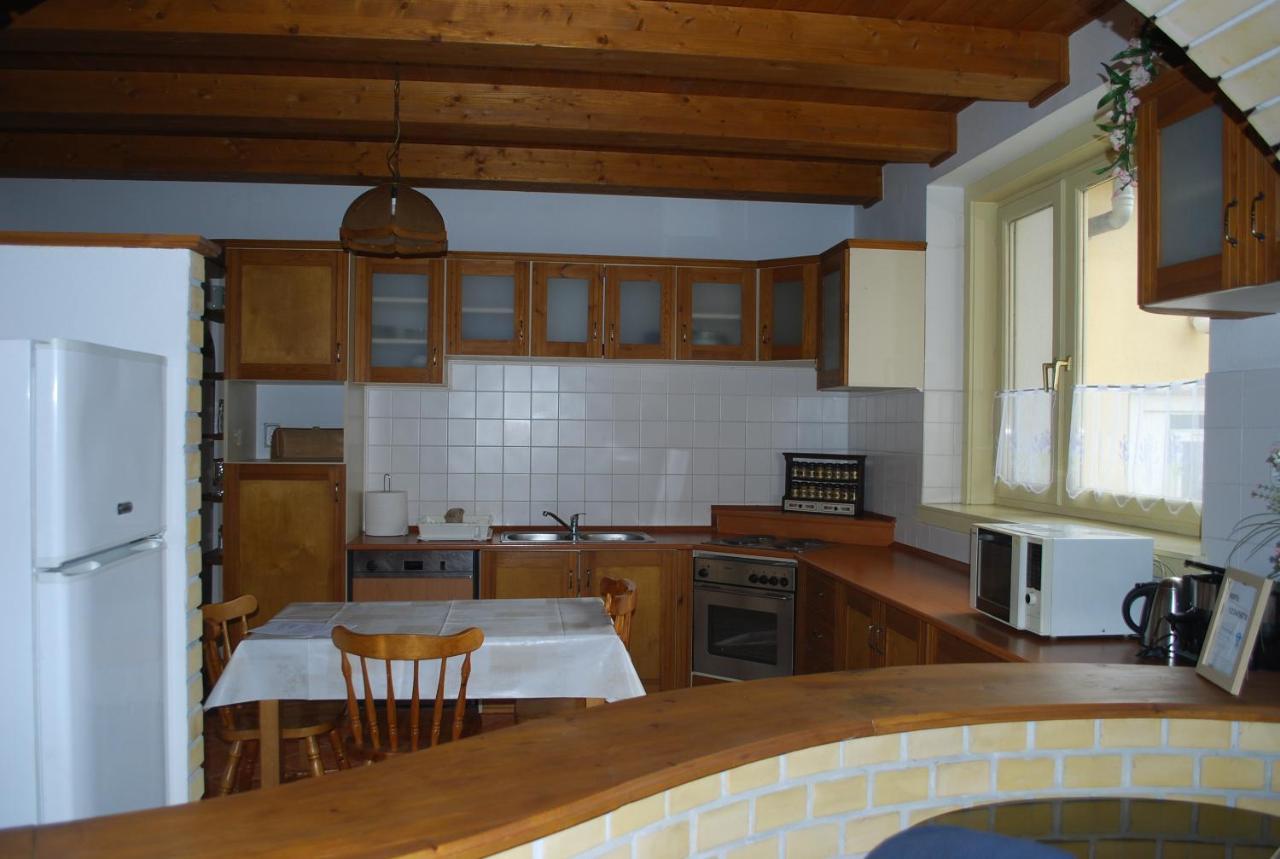 Casa Napsugár Panzió Acomodação com café da manhã Apostag Exterior foto