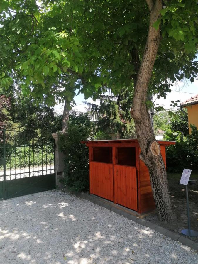 Casa Napsugár Panzió Acomodação com café da manhã Apostag Exterior foto