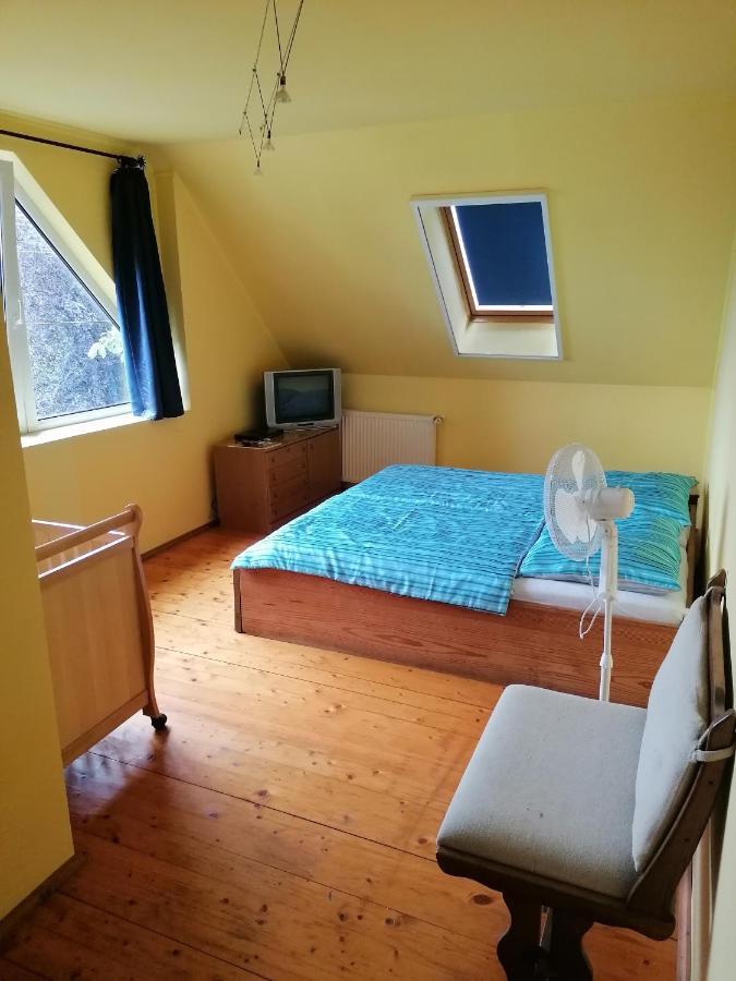 Casa Napsugár Panzió Acomodação com café da manhã Apostag Exterior foto