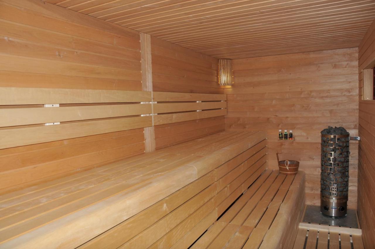 Casa Napsugár Panzió Acomodação com café da manhã Apostag Exterior foto